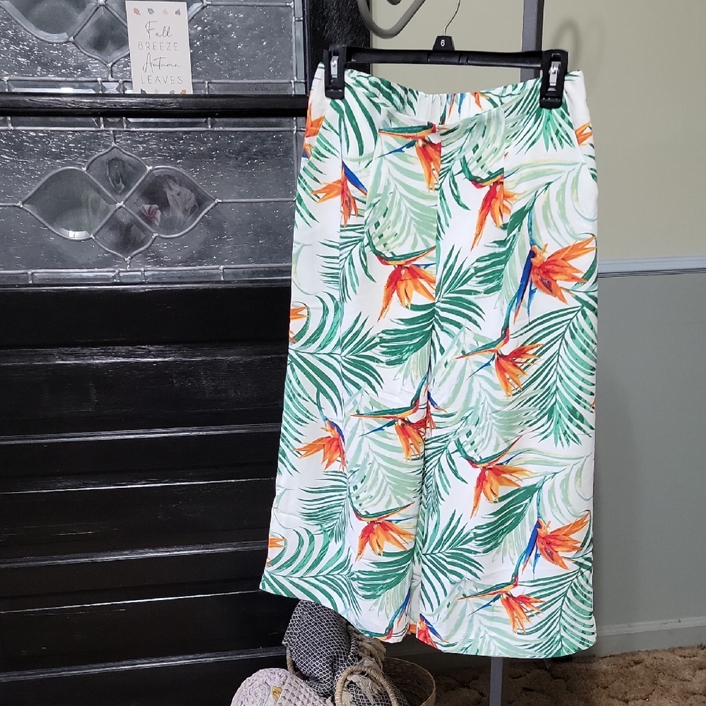 NWT DAVI & DANI Green and Orange Tropical Capri Wide Leg Pants Woman Size M